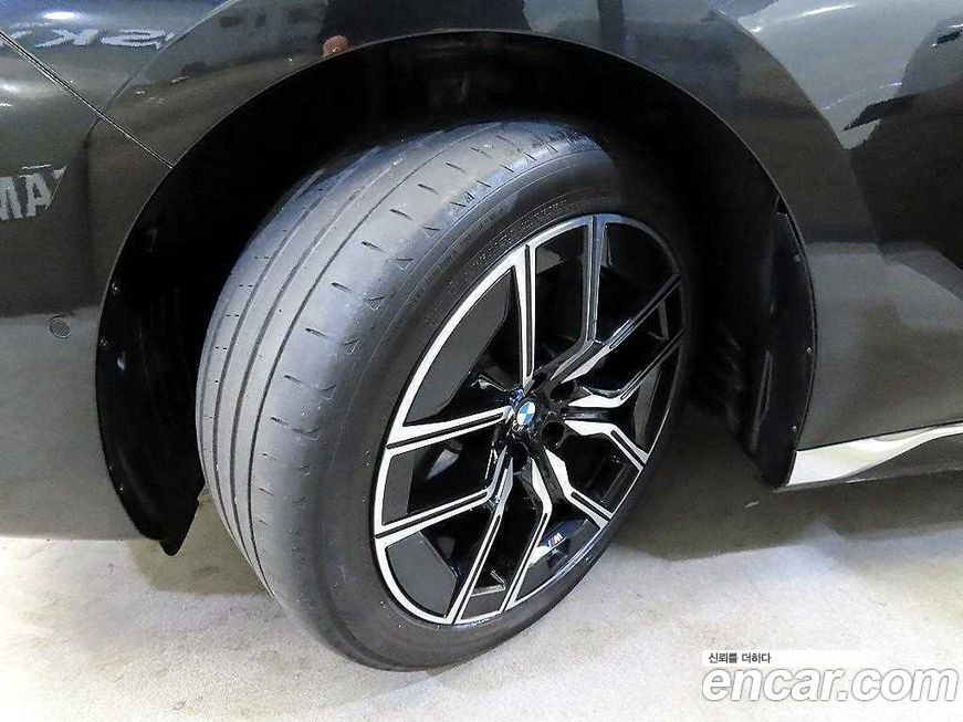 BMW 7-Series 2025