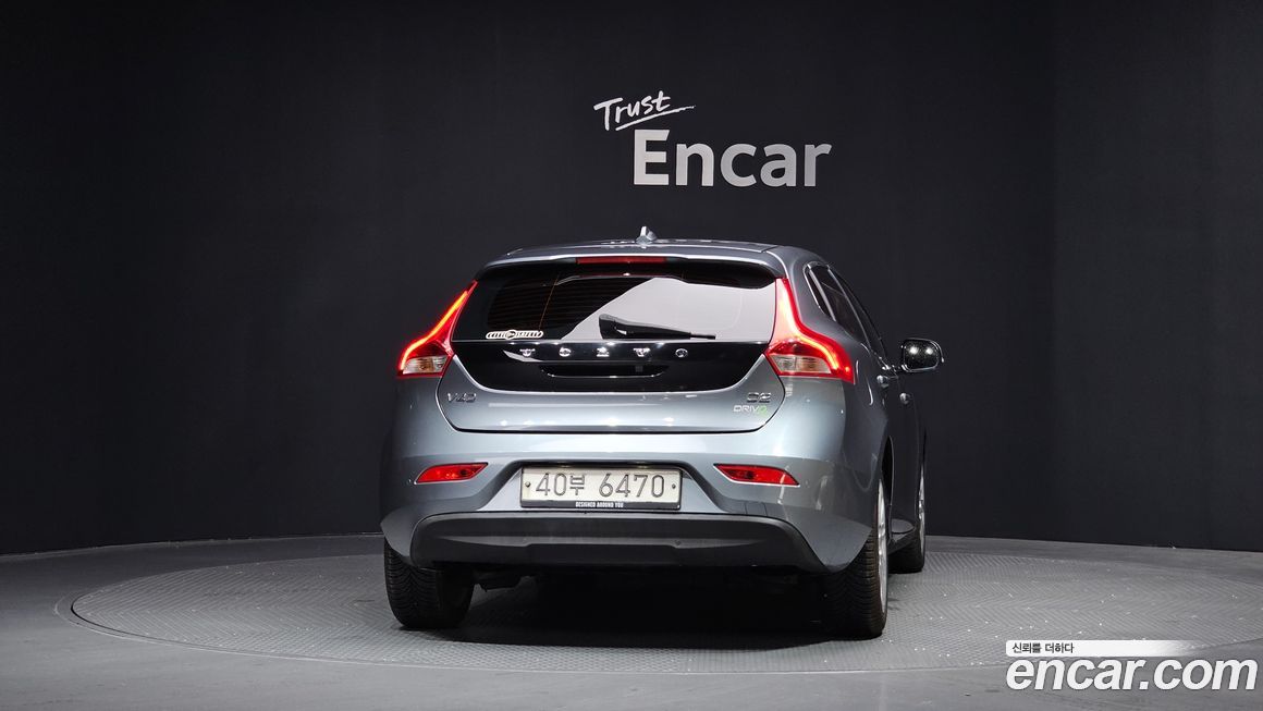Volvo V40 2015