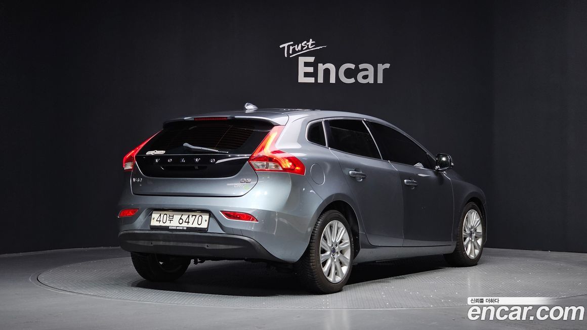 Volvo V40 2015