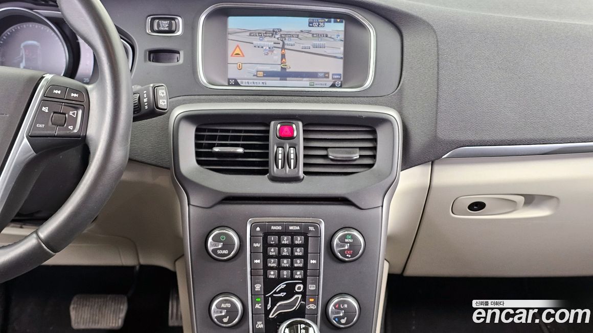 Volvo V40 2015