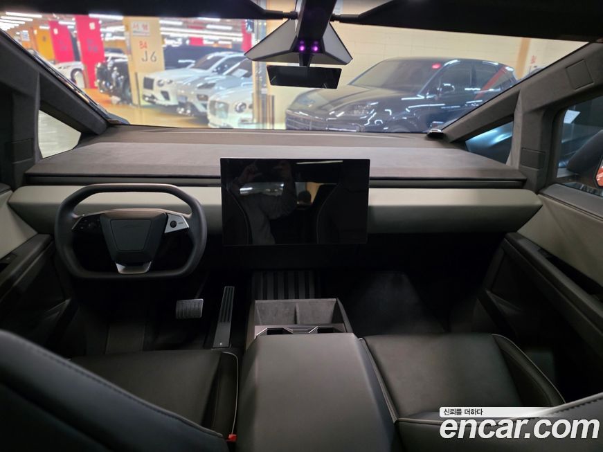 Tesla Cybertruck 2026