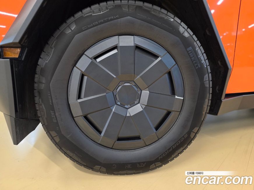 Tesla Cybertruck 2026
