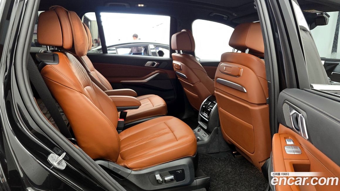 BMW X7 2025