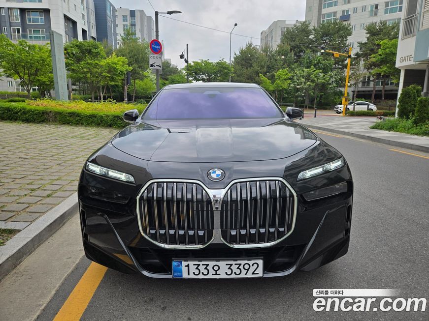 BMW 7-Series 2025