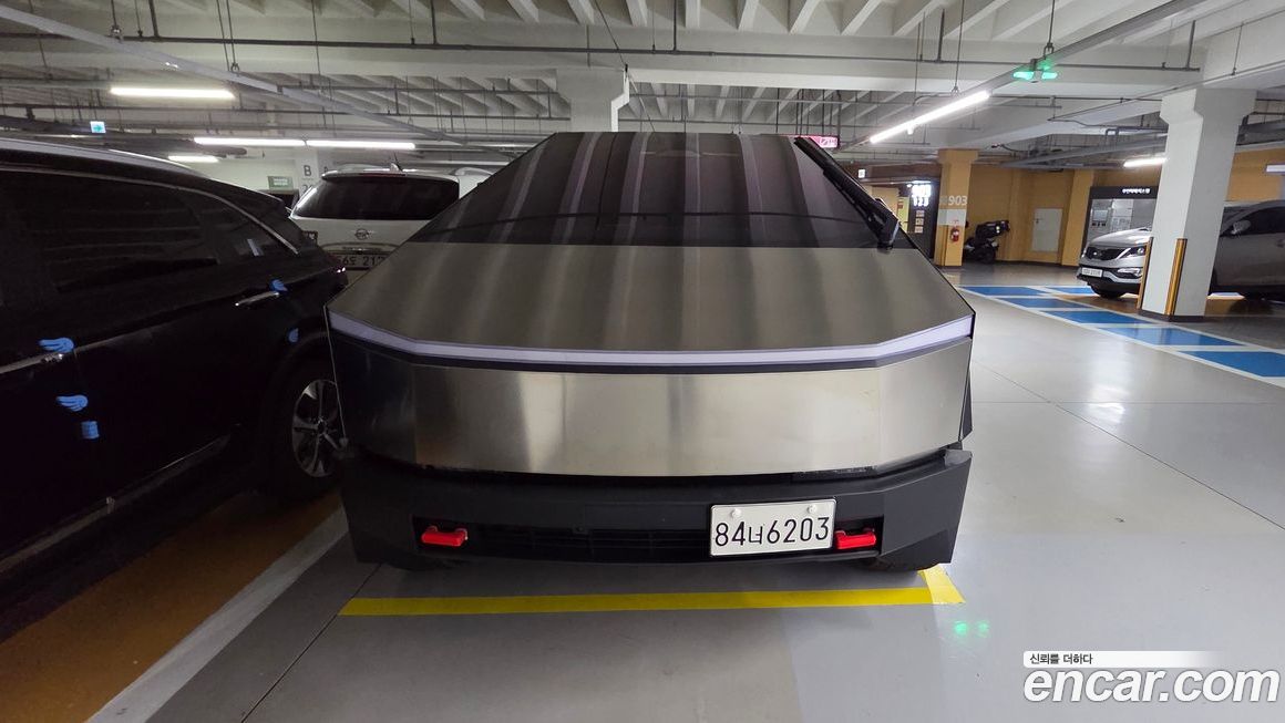 Tesla Cybertruck 2026
