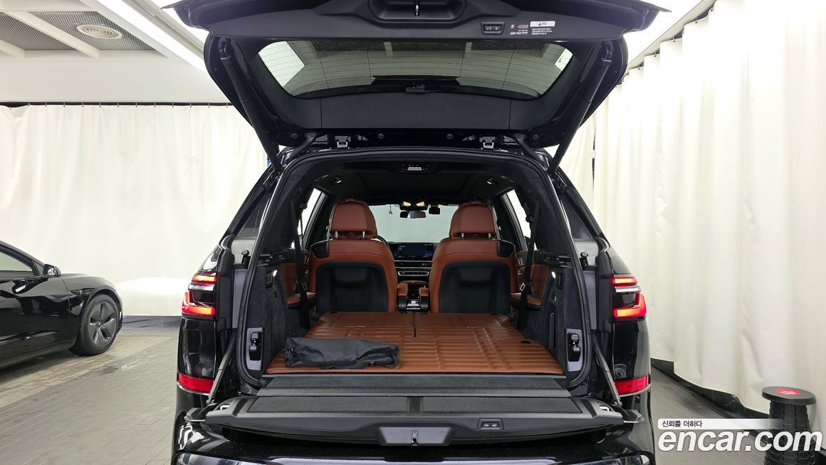BMW X7 2025