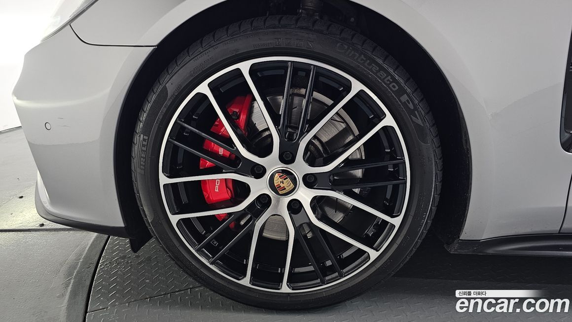 Porsche Panamera 2021