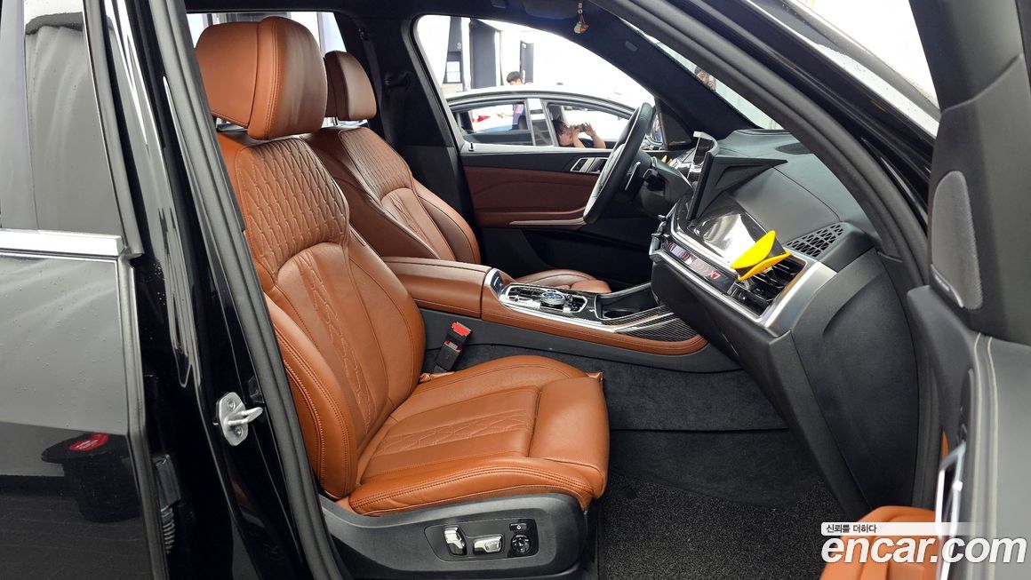 BMW X7 2025