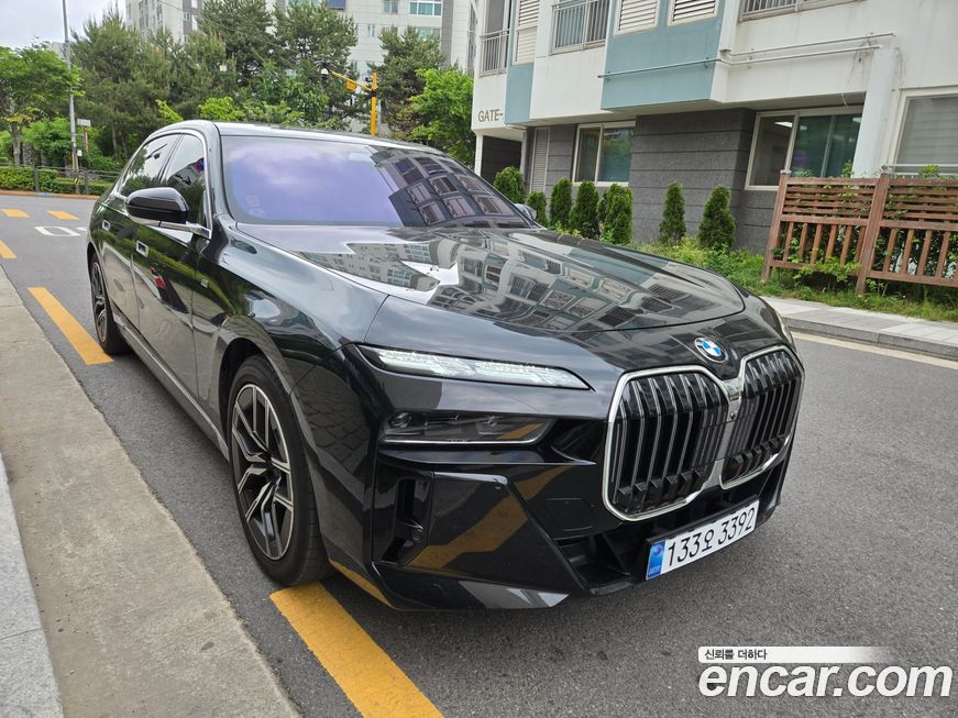 BMW 7-Series 2025