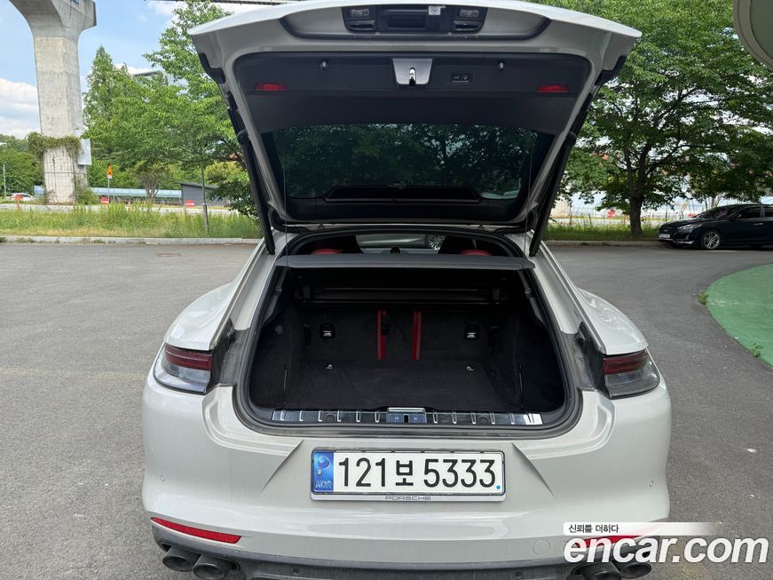 Porsche Panamera 2021