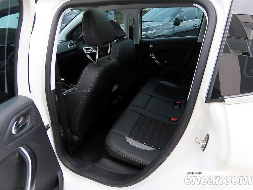 Peugeot 2008 2015
