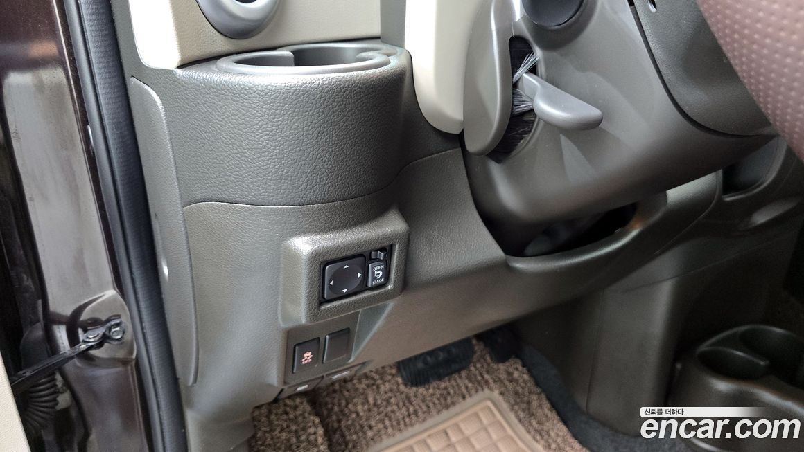 Nissan Cube 2012