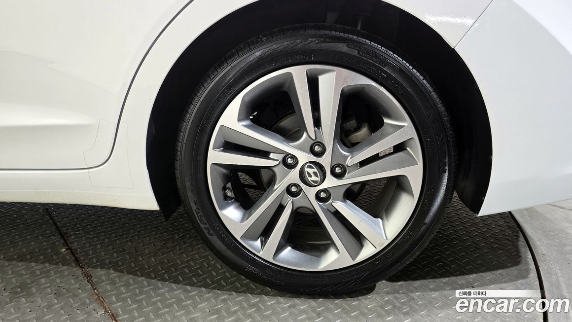 Hyundai AVANTE 2018