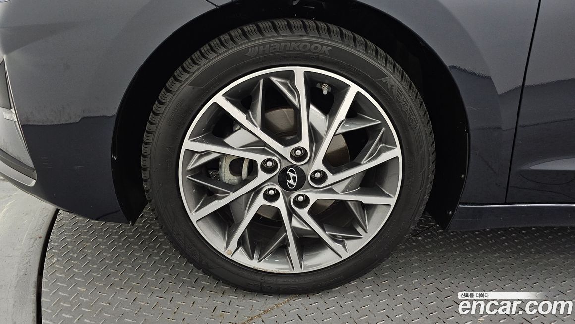 Hyundai AVANTE 2020