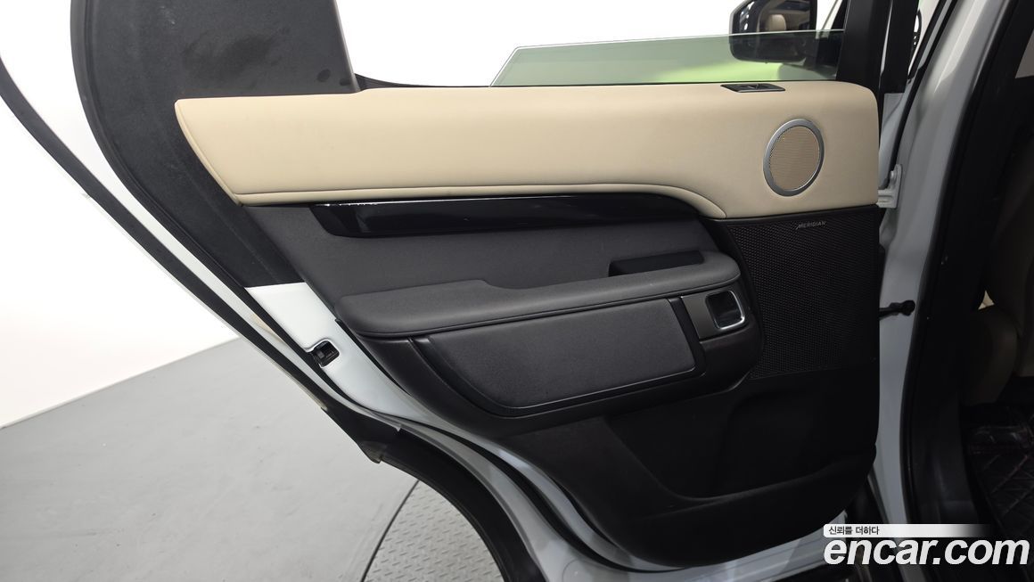 Land Rover Discovery 2018
