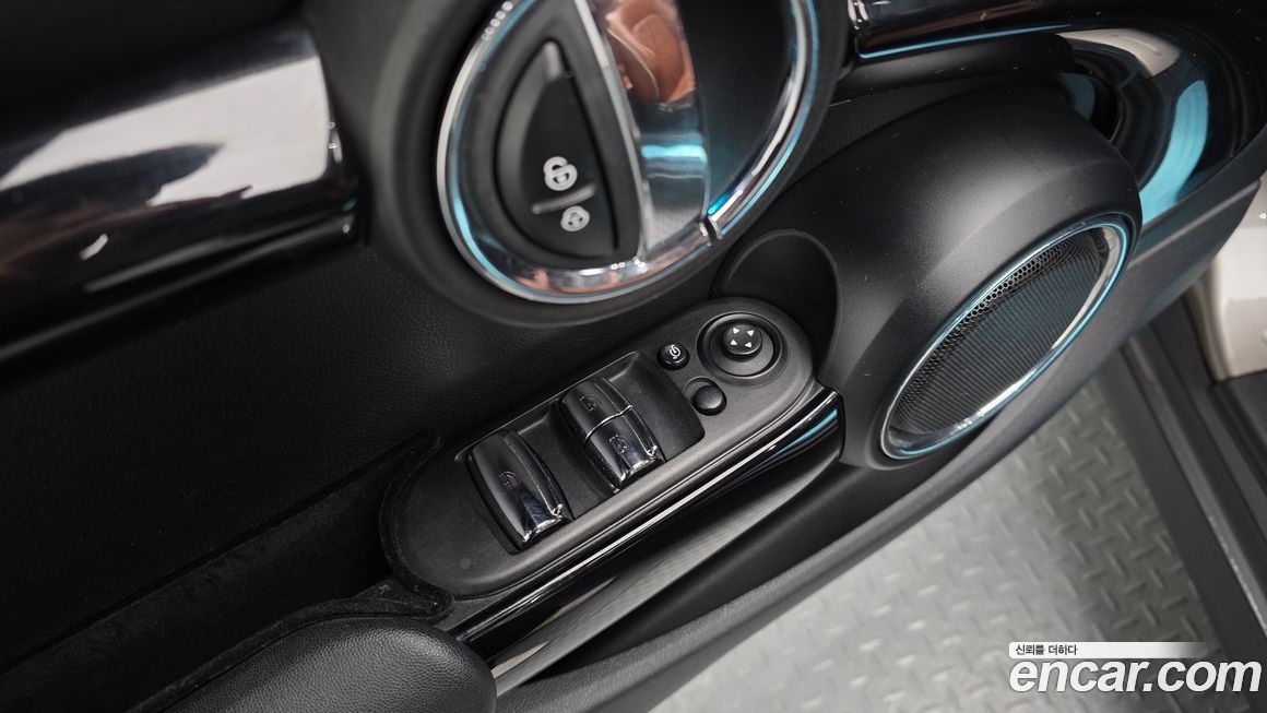 Mini Cooper Convertible 2018