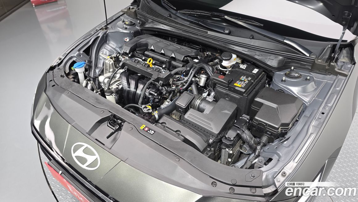Hyundai AVANTE 2024