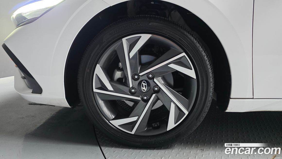 Hyundai AVANTE 2024