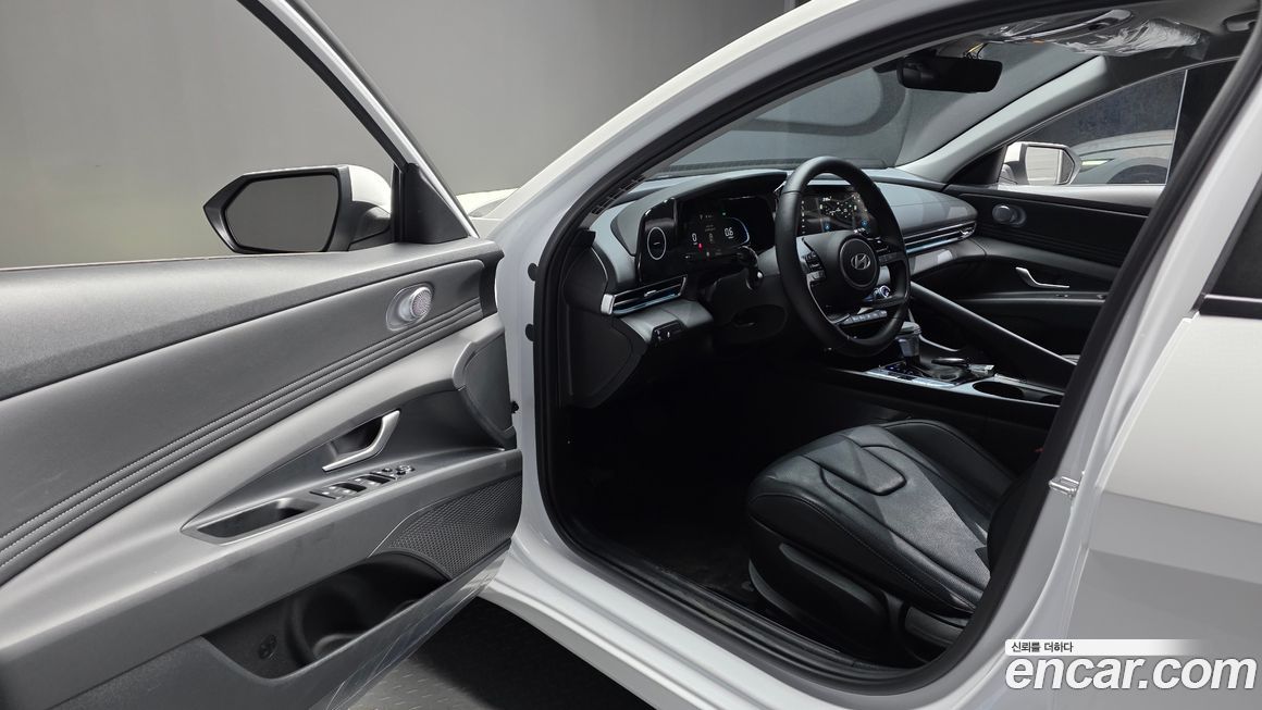 Hyundai AVANTE 2024