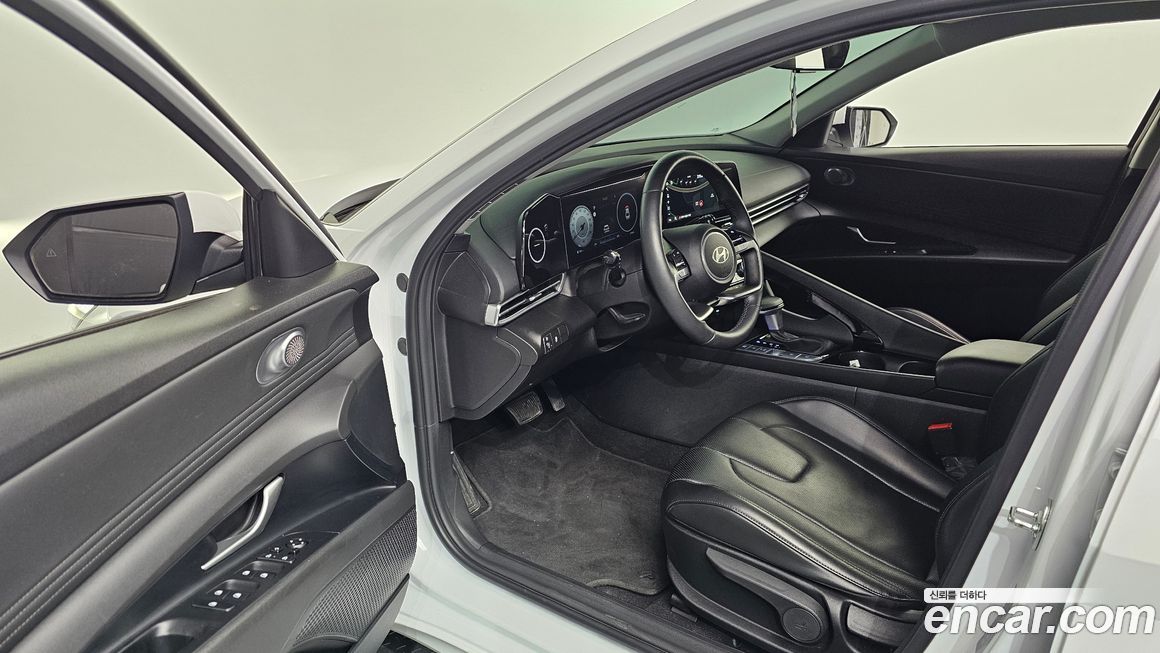 Hyundai AVANTE 2024