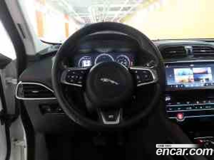 Jaguar F-PACE 2017
