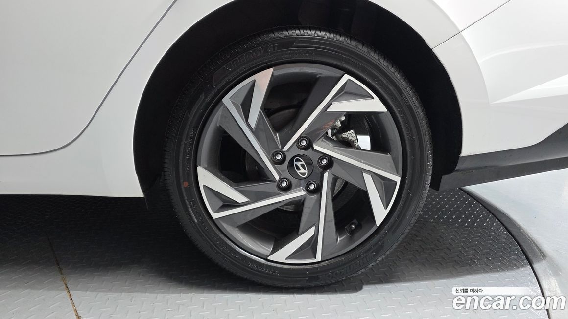 Hyundai AVANTE 2024