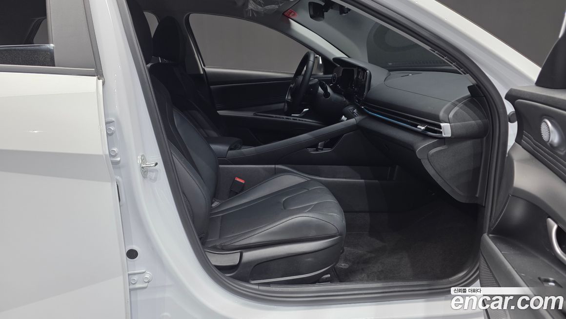 Hyundai AVANTE 2024
