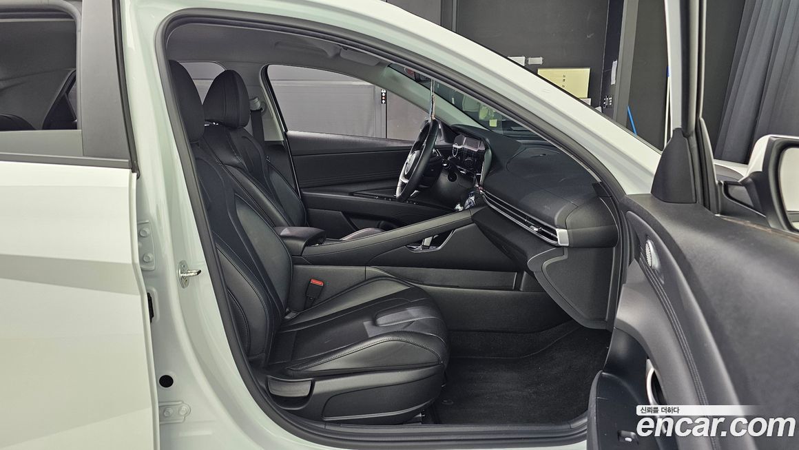 Hyundai AVANTE 2024