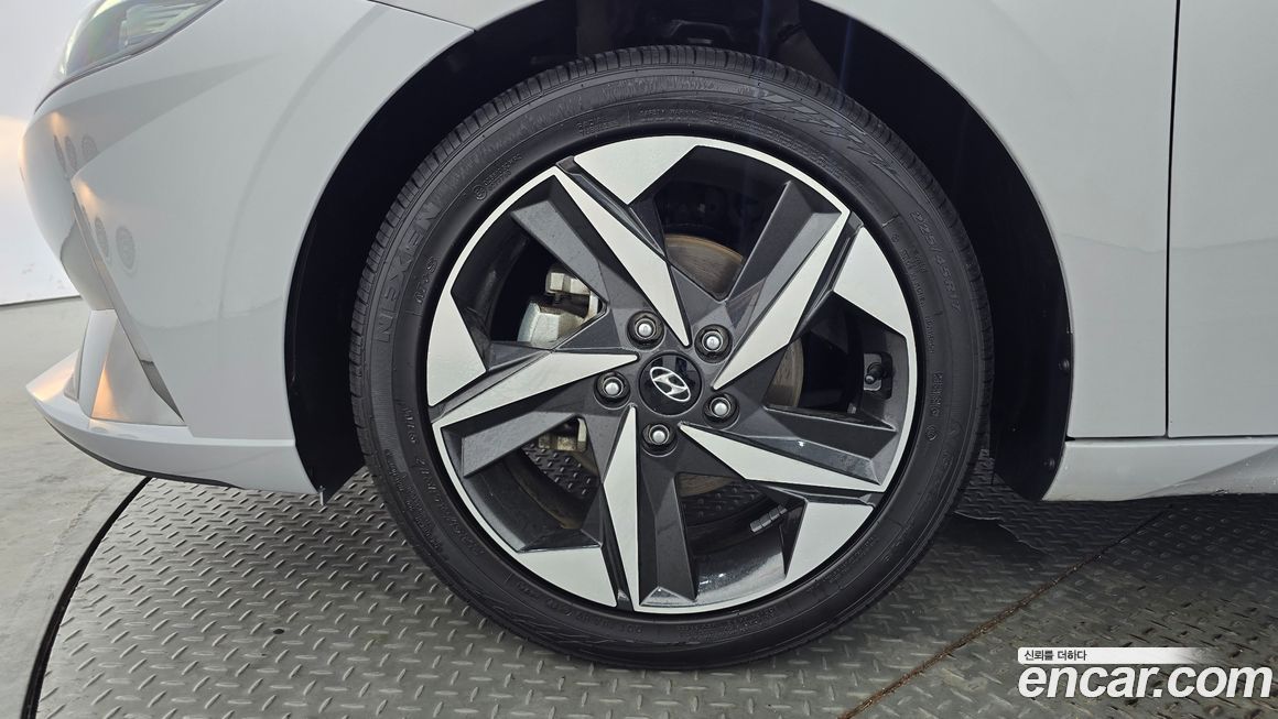 Hyundai AVANTE 2021