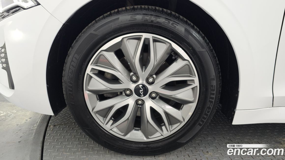 Kia K5 2023