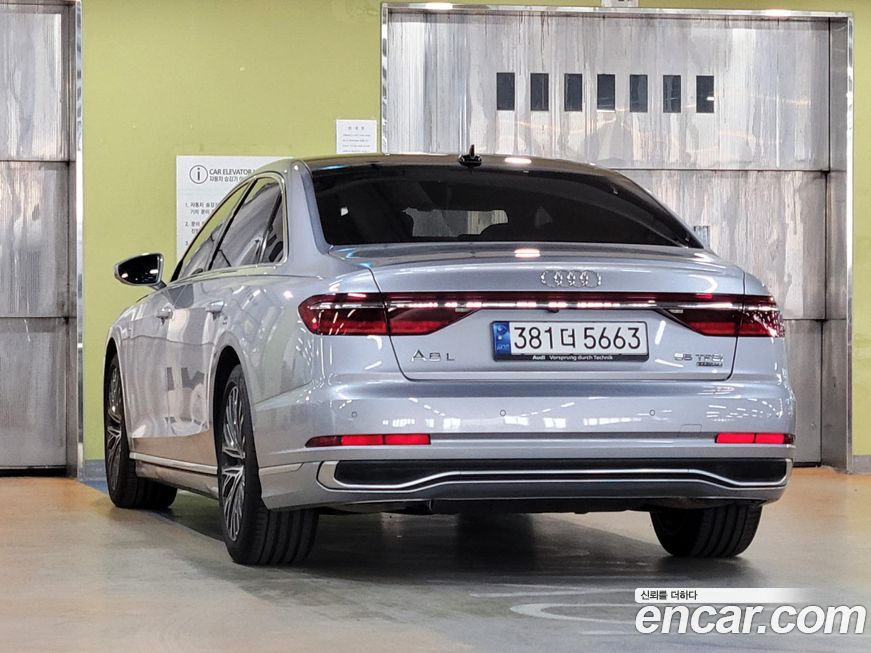 Audi A8 2023