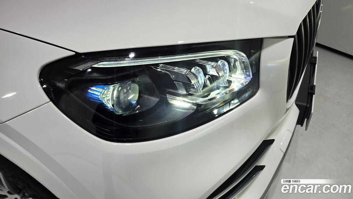 Mercedes-Benz GLS-Class 2023