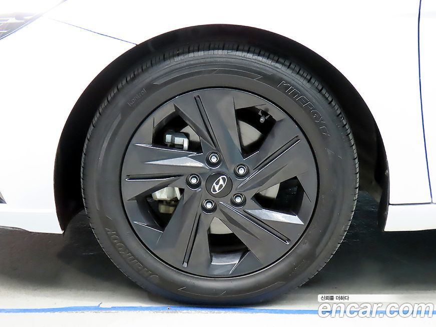 Hyundai AVANTE 2021