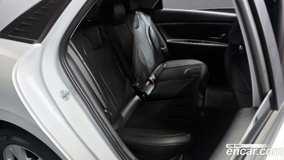 Hyundai AVANTE 2021