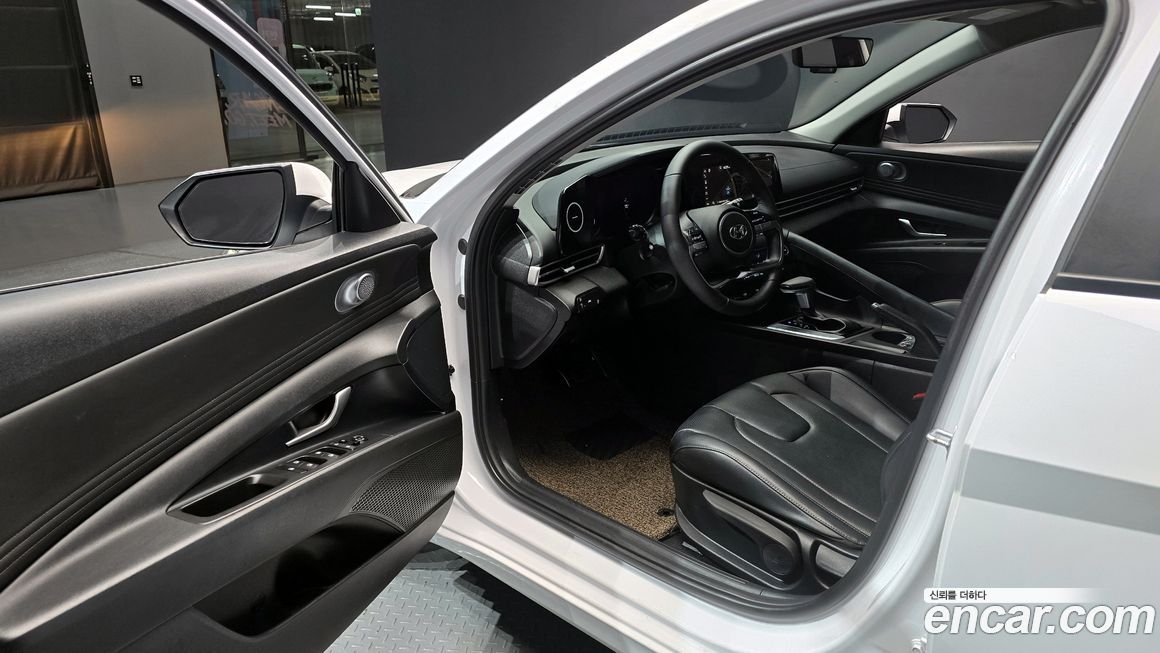 Hyundai AVANTE 2021