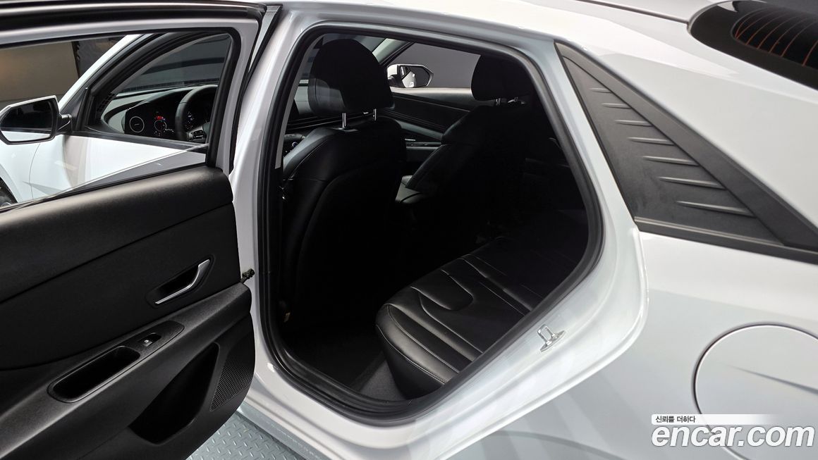 Hyundai AVANTE 2021