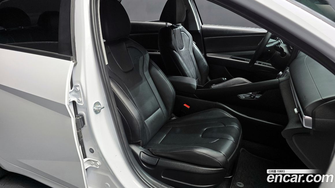 Hyundai AVANTE 2021
