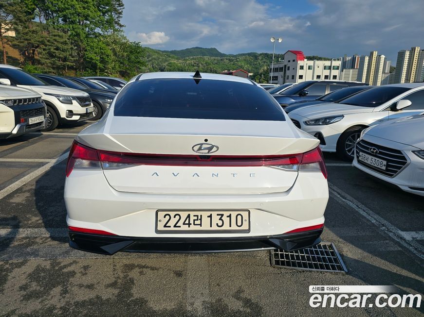 Hyundai AVANTE 2022