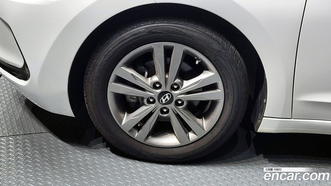 Hyundai AVANTE 2017