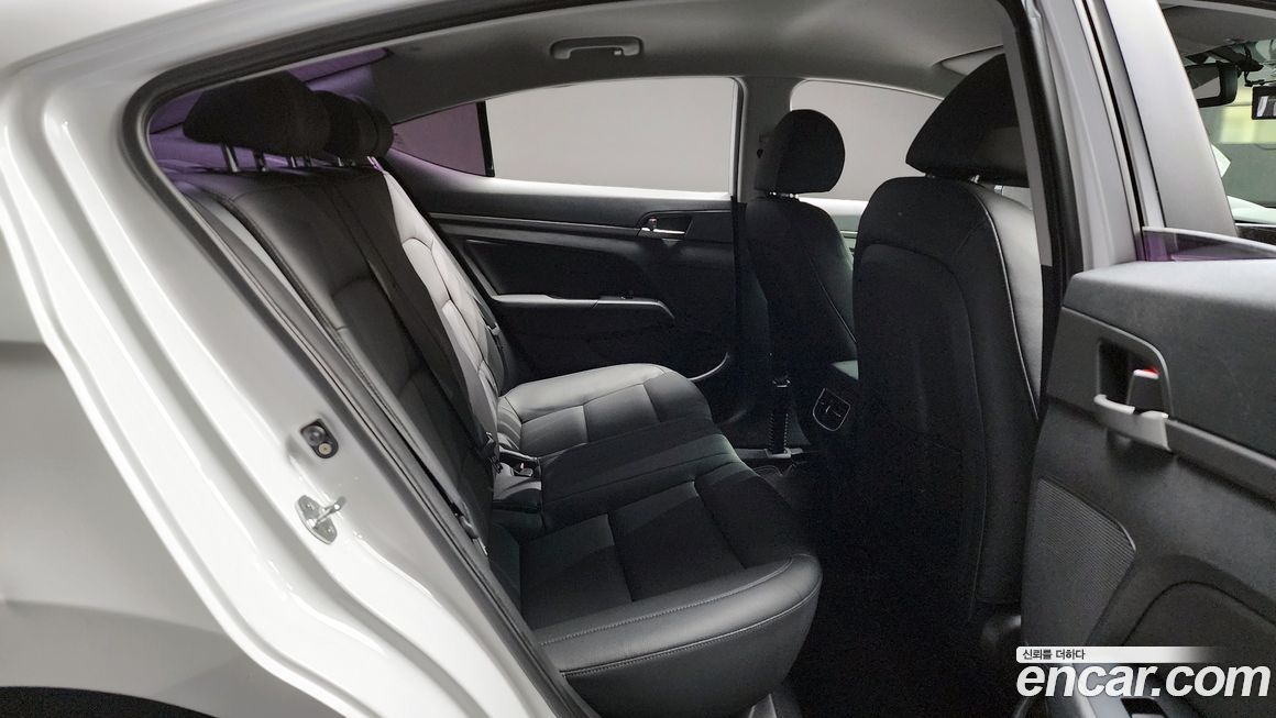 Hyundai AVANTE 2017