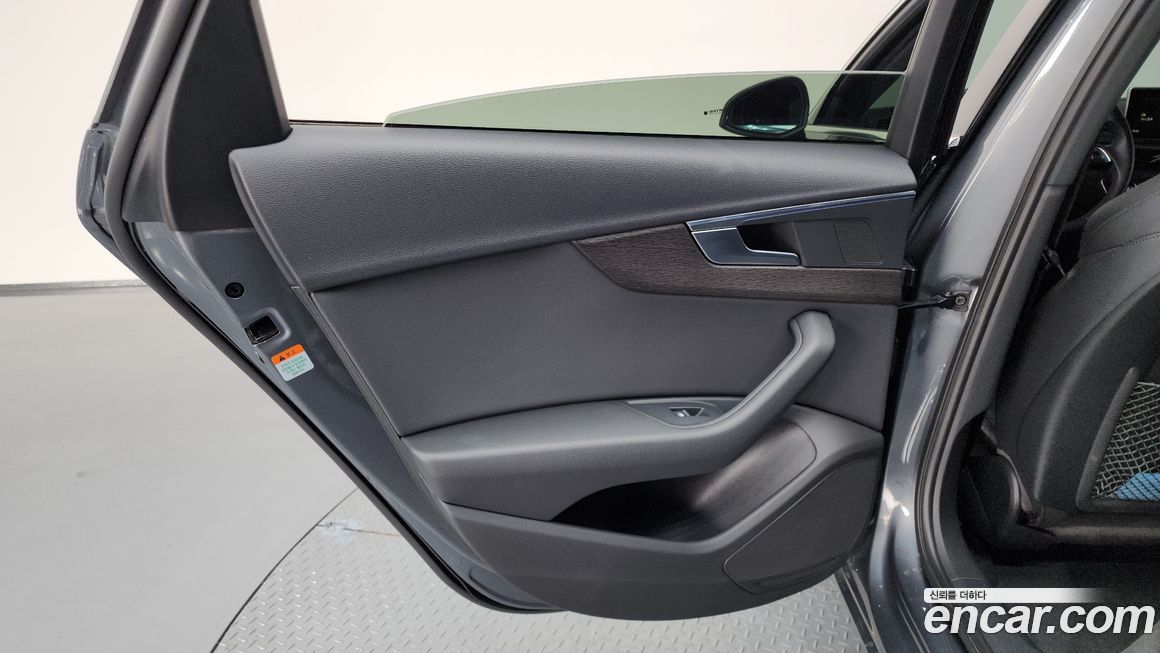 Audi A4 2019