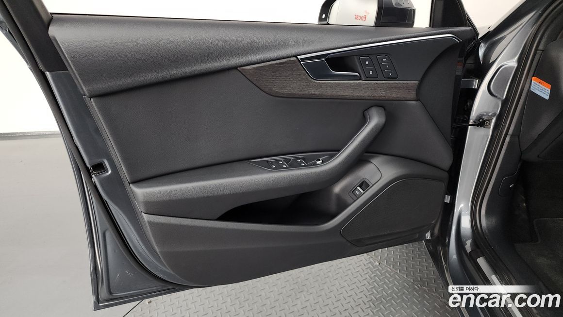 Audi A4 2019
