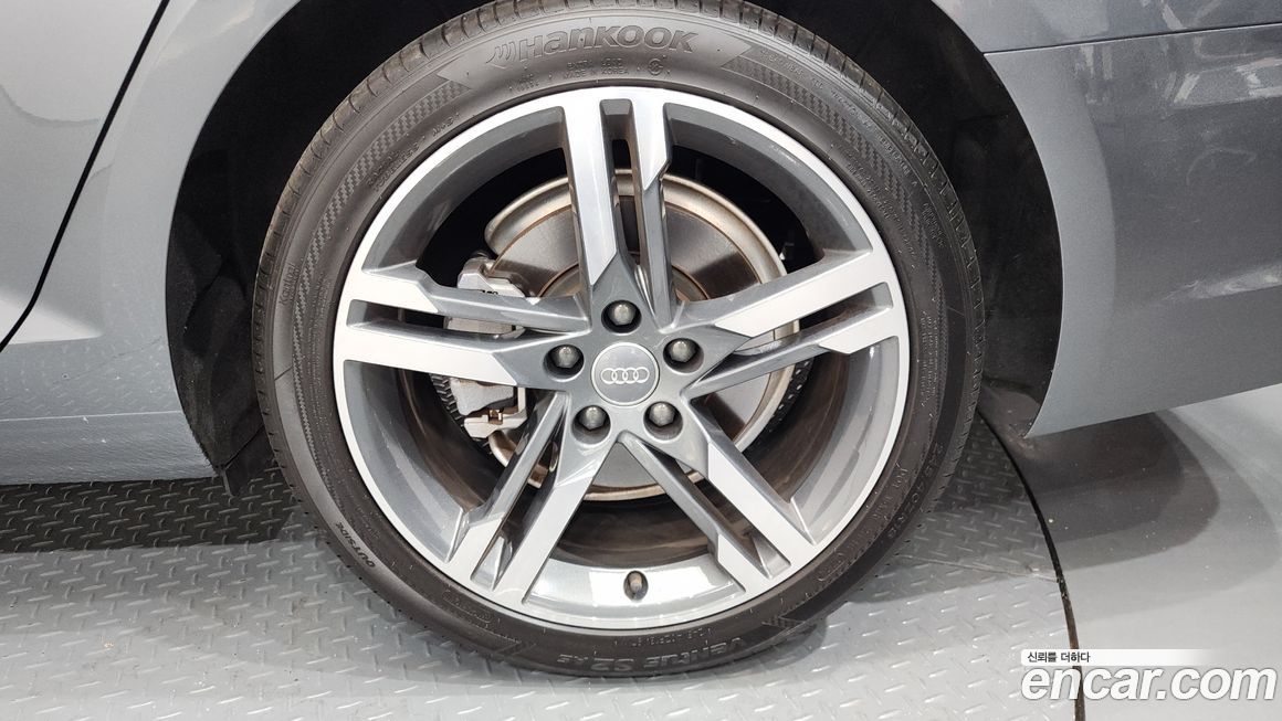 Audi A4 2019