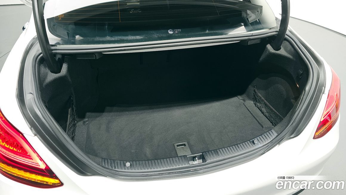 Mercedes-Benz C-Class 2020