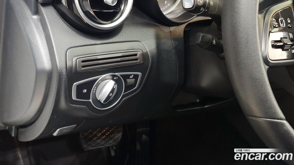 Mercedes-Benz C-Class 2020