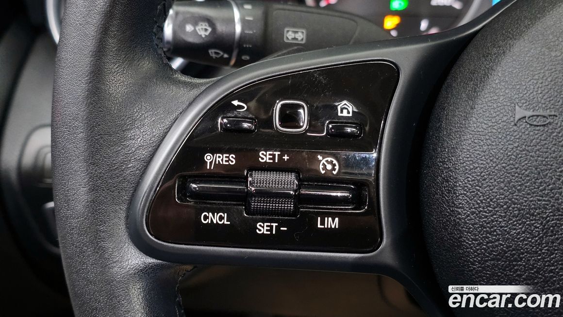 Mercedes-Benz C-Class 2020