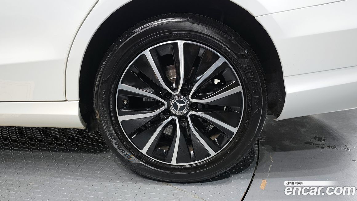 Mercedes-Benz C-Class 2020