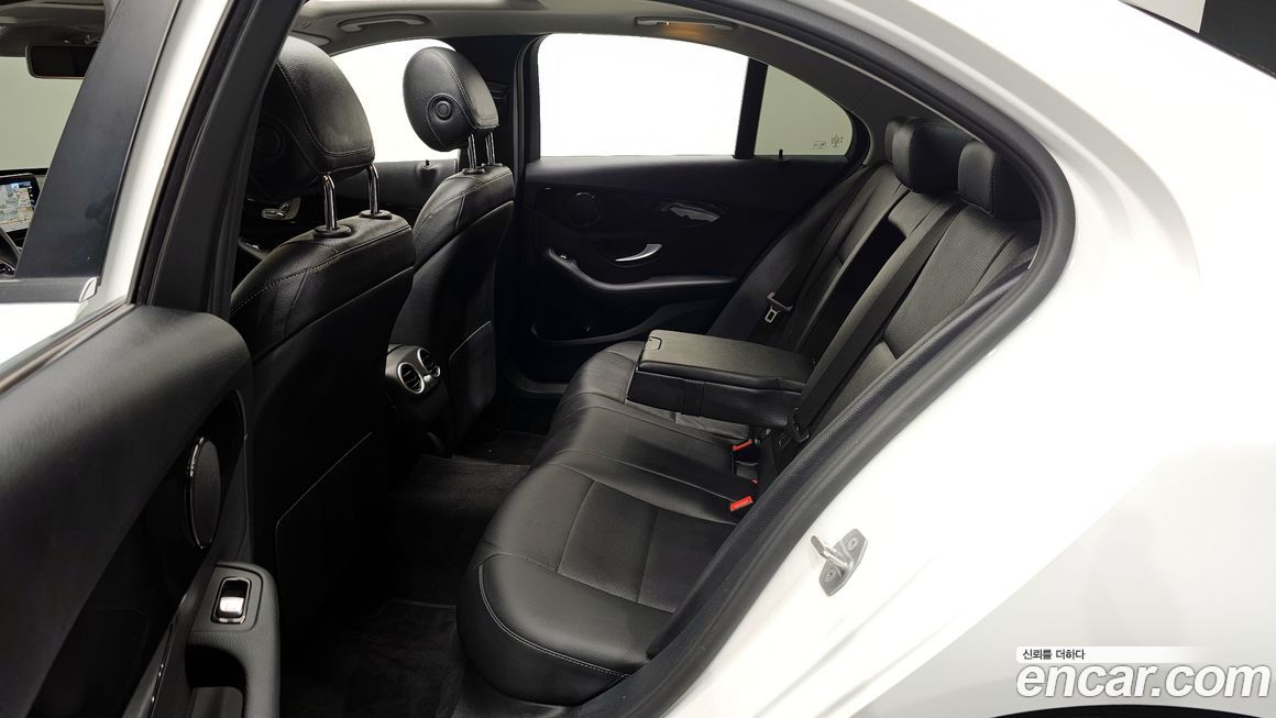 Mercedes-Benz C-Class 2020