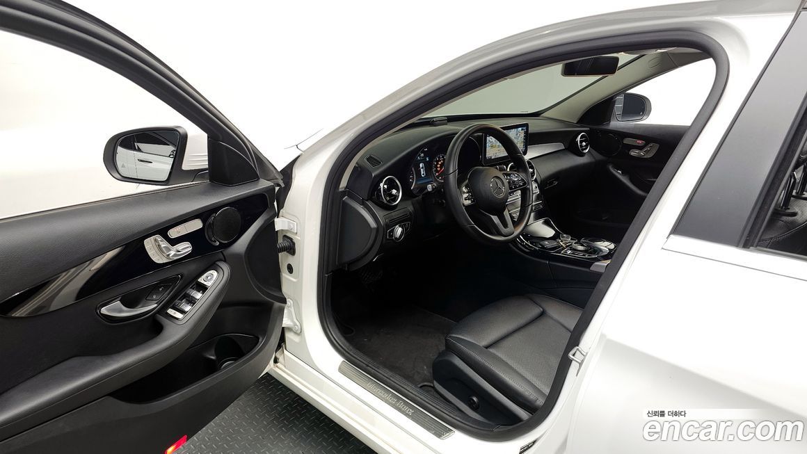 Mercedes-Benz C-Class 2020
