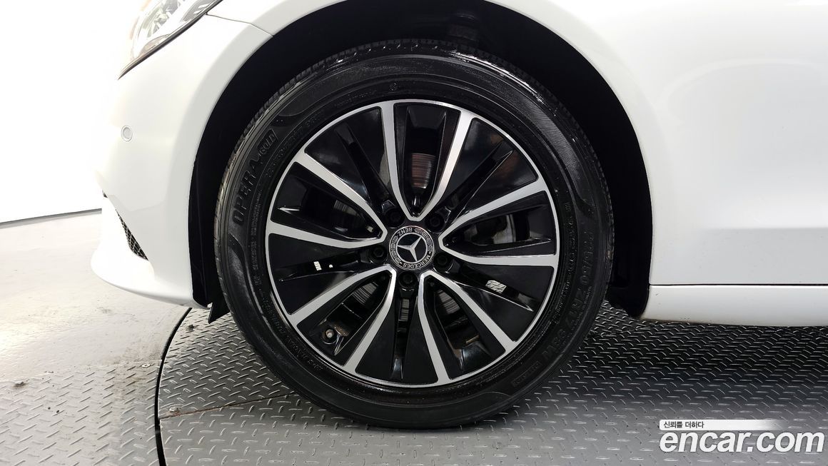 Mercedes-Benz C-Class 2020